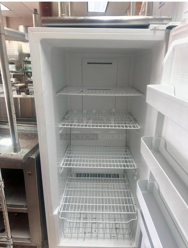 Nice Danby Commercial one door Freezer 115volt Tested and Working! - Image 6 of 10