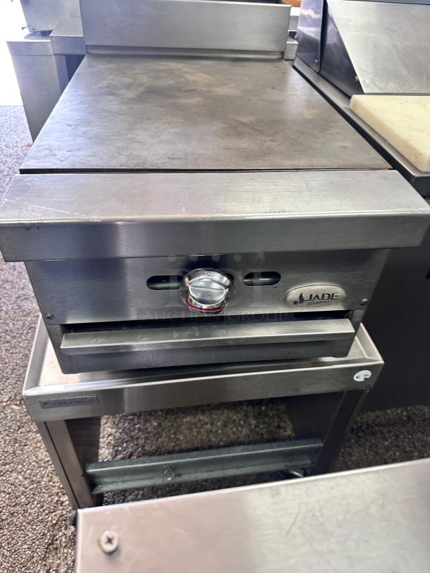 Nice Jade Commercial 18" Gas Griddle Tested and Working! - Image 1 of 9