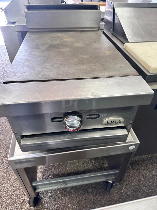 Nice Jade Commercial 18" Gas Griddle Tested and Working! - Image 2 of 9
