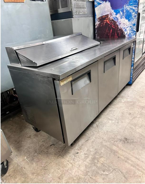 Awesome True TSSU-72-12 72"  Sandwich/Salad Prep Table w/ Refrigerated Base, 115v Tested and Working! - Image 5 of 7