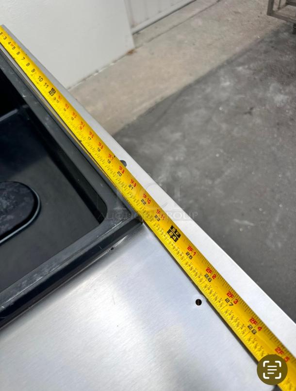 Excellent Vollrath 38214 60" Hot Food Table w/ (4) Wells & Undershelf, 220v Tested and Working! - Image 5 of 7