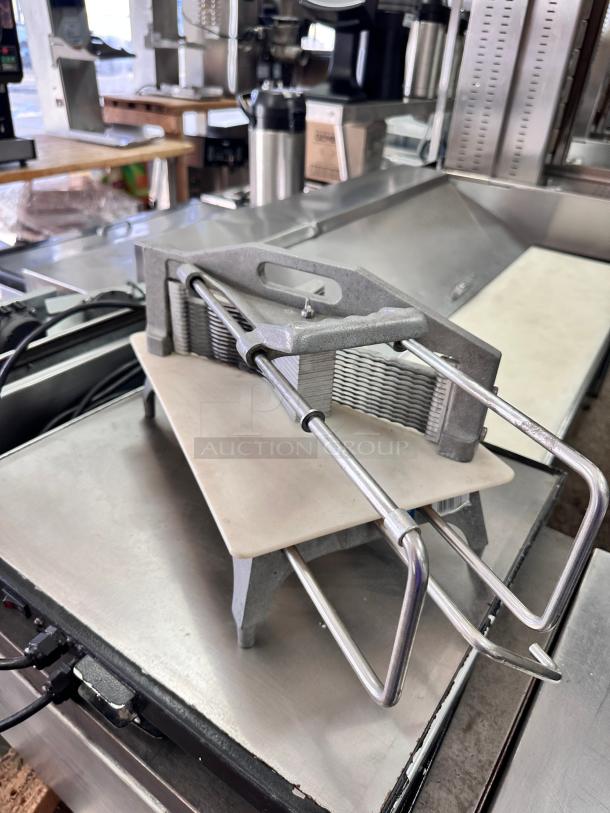 Excellent Vollrath Redco 0643N Tomato Slicer - Tomato Pro 3/16" - Image 4 of 8
