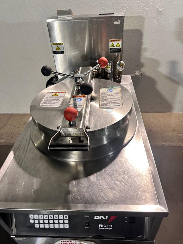 Excellent BKI FKG-FC 75 lb Natural Gas Pressure Fryer Tested and Working! - Image 2 of 9