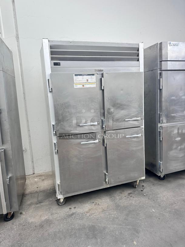 Wow Traulsen G20003 2 Section Half Door Reach In Refrigerator 115v Tested and Working! - Image 7 of 9
