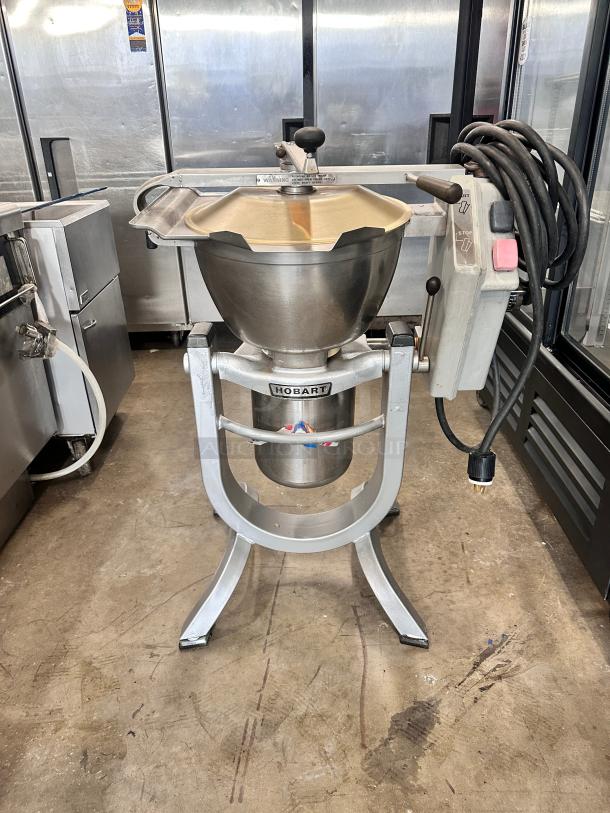 Nice Hobart  Vertical Cutter Mixer 30 QT  VCM Bakery Pizza Dough Cheese Chopper 5 HP 220volt 3phase Tested and Working! - Image 3 of 9