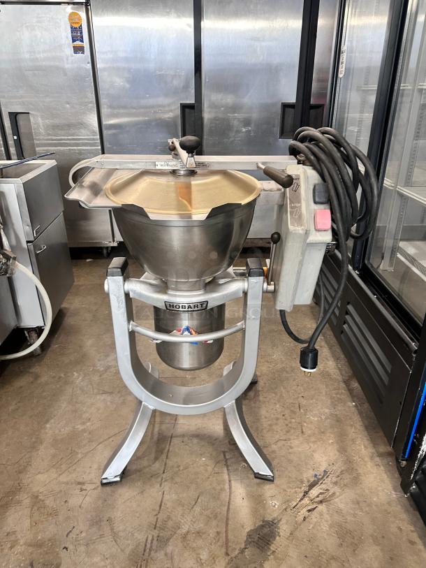 Nice Hobart  Vertical Cutter Mixer 30 QT  VCM Bakery Pizza Dough Cheese Chopper 5 HP 220volt 3phase Tested and Working! - Image 4 of 9