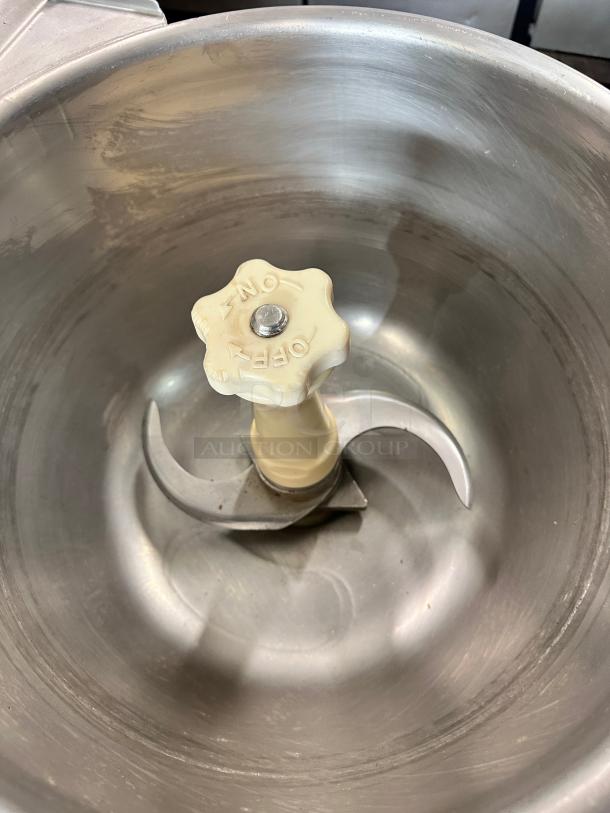 Nice Hobart  Vertical Cutter Mixer 30 QT  VCM Bakery Pizza Dough Cheese Chopper 5 HP 220volt 3phase Tested and Working! - Image 5 of 9