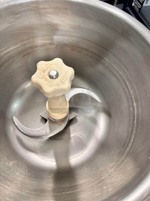Nice Hobart  Vertical Cutter Mixer 30 QT  VCM Bakery Pizza Dough Cheese Chopper 5 HP 220volt 3phase Tested and Working! - Image 6 of 9