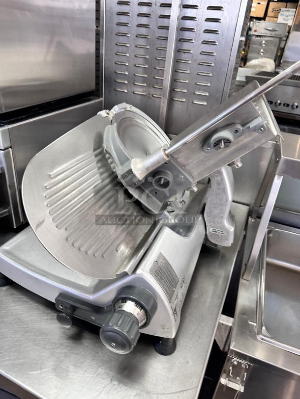 Excellent Hobart 12" Blade Commercial Manual Meat Slicer 115 Volt Tested and Working! - Image 3 of 11
