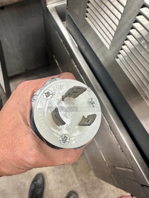 Commercial  SHRINK TUNNELS Screen Conveyor Heat Shrink Packaging Machine PP POF PVC film Shrink Packaging Machine 220Volt Tested and Working! - Image 9 of 10