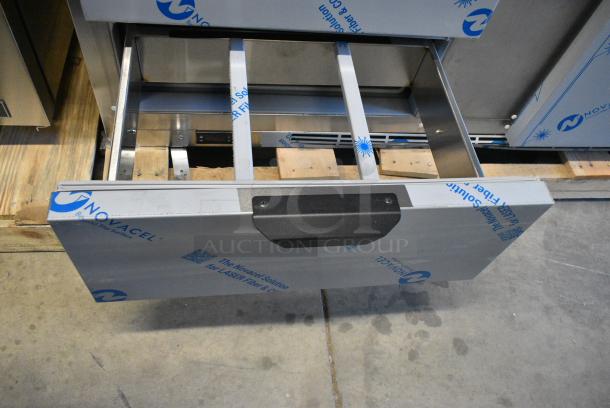 BRAND NEW SCRATCH AND DENT! Beverage Air SPED60HC-16-2 Stainless Steel 1 Door 2 Drawer Refrigerated Sandwich Salad Prep Table Bain Marie Mega Top. 115 Volts, 1 Phase. Tested and Working! - Image 4 of 10