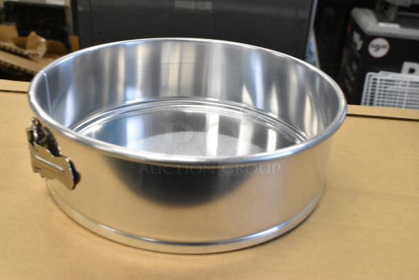 11 BRAND NEW SCRATCH AND DENT! Choice 407SFPANA10 10" x 3" Natural Finish Aluminum Springform Cake Pan. 11 Times Your Bid! - Image 1 of 5