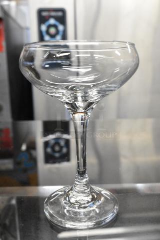 BRAND NEW SCRATCH AND DENT! Box of 10 Acopa 5535441 8.5 oz. Coupe Cocktail Glass