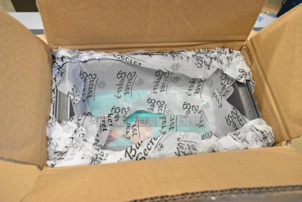 BRAND NEW SCRATCH AND DENT! Box of 12 Bakers Secret BS10201 Loaf Pan - Image 2 of 7