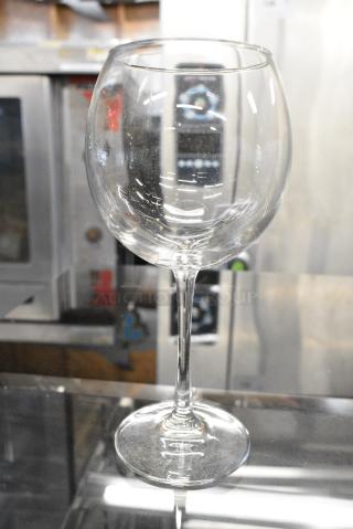 BRAND NEW SCRATCH AND DENT! Box of 12 Libbey 7505 Vina 18.25 oz. Customizable Balloon Wine / Cocktail Glass