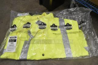 BRAND NEW SCRATCH AND DENT! Box of 4 Ergodyne GloWear 8365BK Type R Class 3 Hi-Vis Lime Rain Jacket with Black Front Panel 25324 - Large
