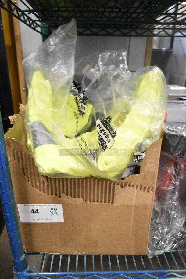 BRAND NEW SCRATCH AND DENT! Box of 4 Ergodyne GloWear 8365BK Type R Class 3 Hi-Vis Lime Rain Jacket with Black Front Panel 25324 - Large - Image 2 of 5