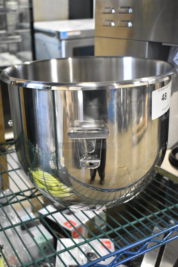 BRAND NEW SCRATCH AND DENT! Stainless Steel Mixing Bowl. - Image 3 of 3
