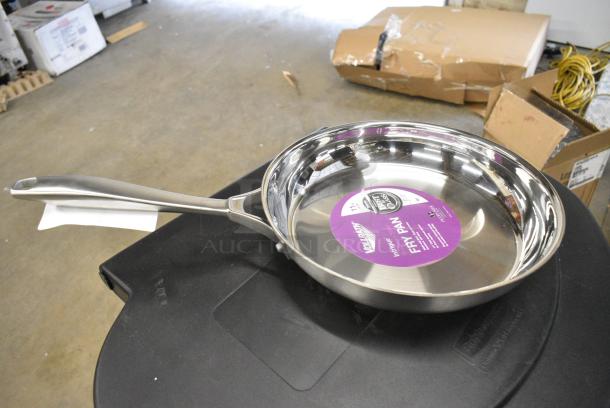 BRAND NEW SCRATCH AND DENT! Vollrath 47752 Intrigue 10 15/16" Stainless Steel Fry Pan with Aluminum-Clad Bottom - Image 1 of 6