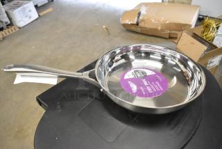 BRAND NEW SCRATCH AND DENT! Vollrath 47752 Intrigue 10 15/16" Stainless Steel Fry Pan with Aluminum-Clad Bottom