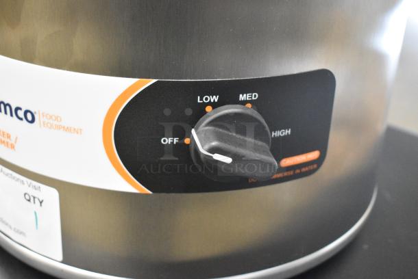 BRAND NEW SCRATCH AND DENT! 2024 Nemco 6103A Metal Commercial Countertop Soup Kettle Food Warmer. 120 Volts, 1 Phase. Tested and Working! - Image 4 of 8