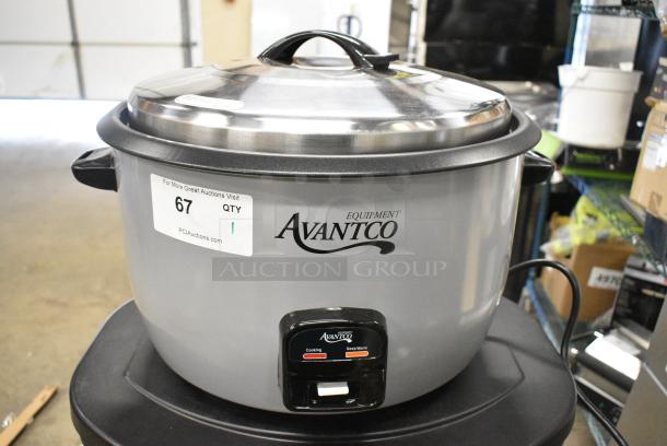 BRAND NEW SCRATCH AND DENT! Avantco 177RCB90 90 Cup (45 Cup Raw) Electric Rice Cooker / Warmer. 240 Volts, 1 Phase. - Image 3 of 6