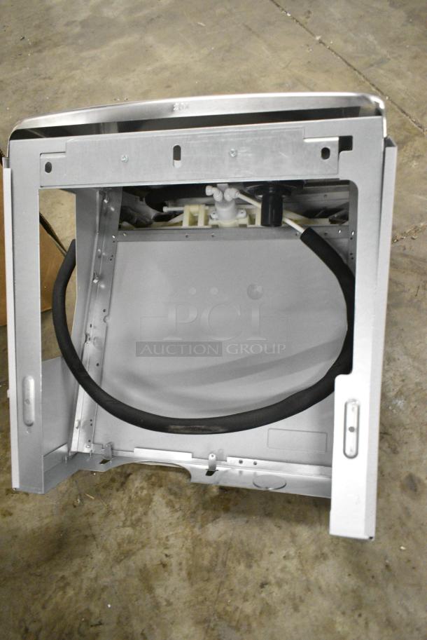 BRAND NEW SCRATCH AND DENT! Oasis Stainless Steel Wall Mount Water Fountain. - Image 4 of 4