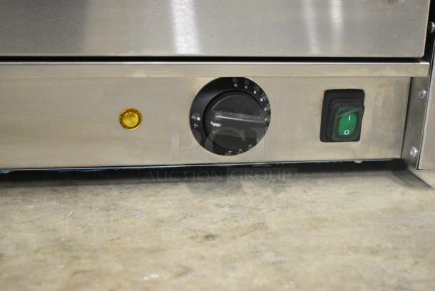 BRAND NEW SCRATCH AND DENT! Avantco 177BW32 Stainless Steel 32 Bun Warmer. 120 Volts, 1 Phase. Tested and Working! - Image 3 of 7