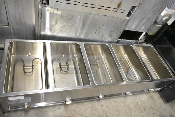 BRAND NEW SCRATCH AND DENT! 2024 ServIt 423EST5WO Five Pan Open Well Electric Steam Table with Adjustable Undershelf. 208/240 Volts, 1 Phase. - Image 5 of 8