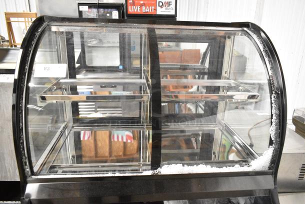 BRAND NEW SCRATCH AND DENT! 2024 Avantco 224BCAC36 36" Black Curved Dual Service Refrigerated Air Curtain Merchandiser on Commercial Casters. 115 Volts, 1 Phase. Tested and Working! - Image 5 of 10