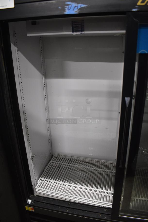 True GDM-41SL-54-LD Metal Commercial 2 Door Reach In Cooler Merchandiser w/ Poly Coated Racks. 115 Volts, 1 Phase. Tested and Working! - Image 3 of 6