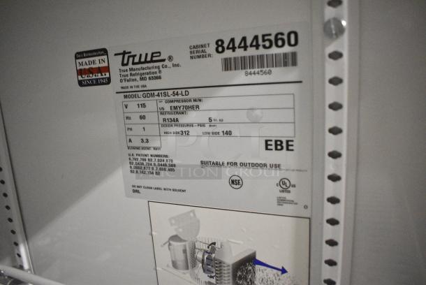 True GDM-41SL-54-LD Metal Commercial 2 Door Reach In Cooler Merchandiser w/ Poly Coated Racks. 115 Volts, 1 Phase. Tested and Working! - Image 6 of 6