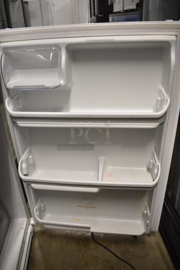 Frigidaire FFTR1821QW5A Cooler w/ Freezer. 115 Volts, 1 Phase. Tested and Working! - Image 6 of 9