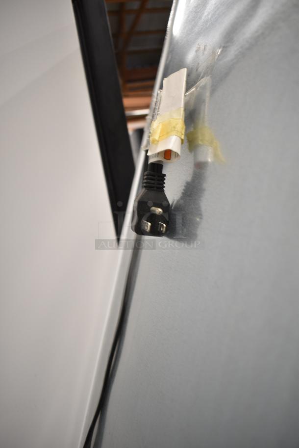Frigidaire FFTR1821QW5A Cooler w/ Freezer. 115 Volts, 1 Phase. Tested and Working! - Image 7 of 9