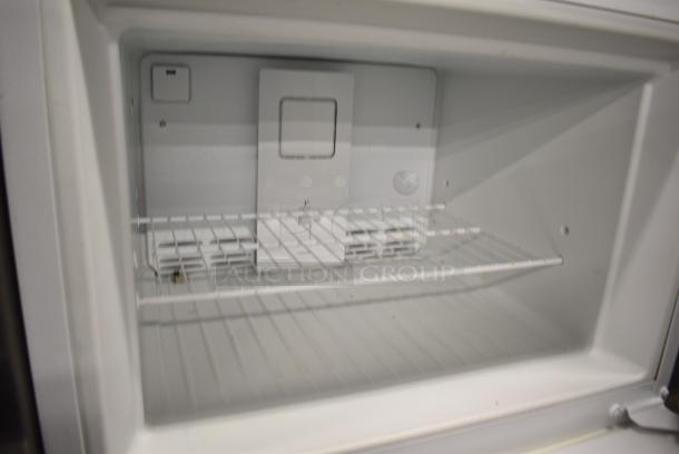 Frigidaire FFTR1514RW1 Cooler w/ Freezer. 115 Volts, 1 Phase. Tested and Working! - Image 3 of 9