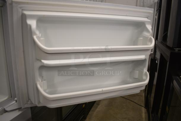 Frigidaire FFTR1514RW1 Cooler w/ Freezer. 115 Volts, 1 Phase. Tested and Working! - Image 4 of 9