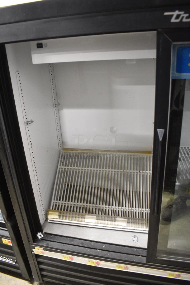 2019 True GDM-41SL-48-LD Metal Commercial 2 Door Reach In Cooler Merchandiser w/ Poly Coated Racks. 115 Volts, 1 Phase. Tested and Working! - Image 3 of 6
