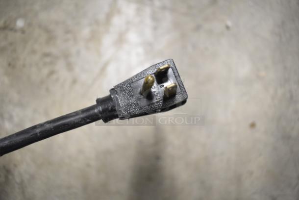 True GDM-05-LD Metal Mini Cooler Merchandiser. 115 Volts, 1 Phase. Tested and Working! - Image 4 of 5