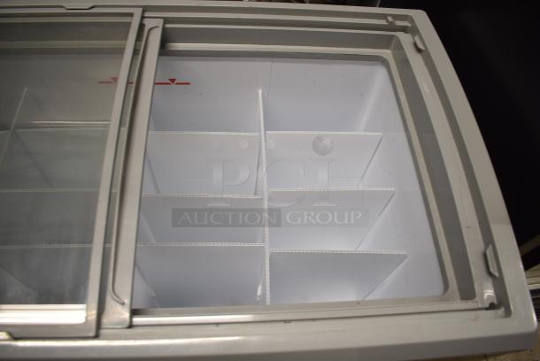 Excellence VBN-4 Metal Chest Freezer Merchandiser on Commercial Casters. 115 Volts, 1 Phase. Tested and Working! - Image 4 of 6