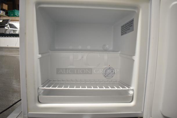 EdgeStar CMF151L-1 Mini Freezer. 115 Volts, 1 Phase. Tested and Working! - Image 3 of 5