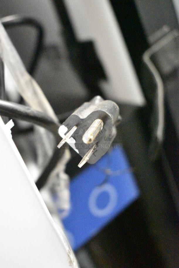 EdgeStar CMF151L-1 Mini Freezer. 115 Volts, 1 Phase. Tested and Working! - Image 4 of 5