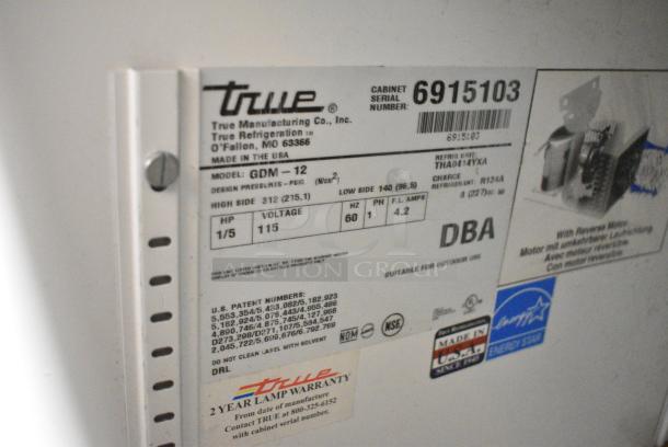 True GDM-12 Metal Commercial Single Door Reach In Cooler Merchandiser w/ Poly Coated Racks. 115 Volts, 1 Phase. Tested and Does Not Power On - Image 5 of 5