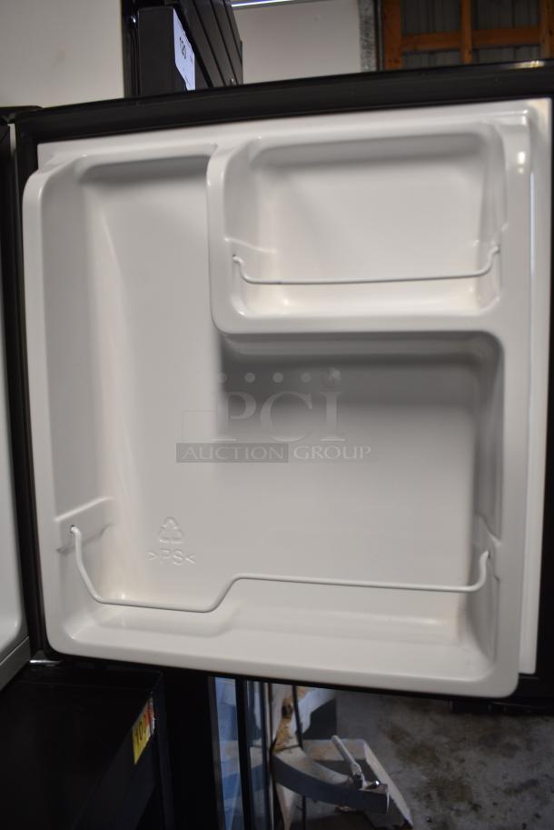 2024 Hisense WMS017M6XVE Mini Cooler. 115 Volts, 1 Phase. Cannot Test Due To Damaged Power Cord - Image 4 of 9