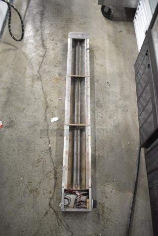 2017 Avantco 177SW48IN Metal Commercial Heat Strip. 120 Volts, 1 Phase.