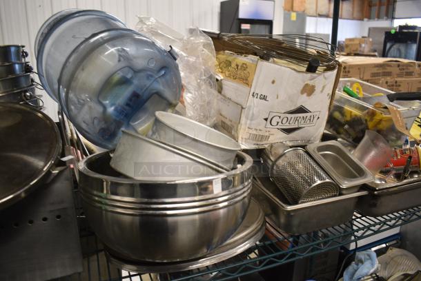 ALL ONE MONEY! Tier Lot of Various Items Including Cake Stand, Bowl, Drop In Bins - Image 3 of 7