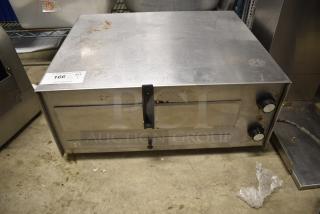 560E Stainless Steel Countertop Electric Powered Pizza Oven / Snack Oven. 120 Volts, 1 Phase. Tested and Working!