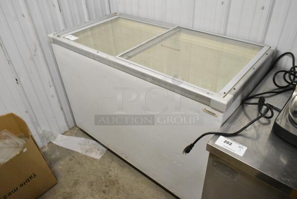 Fricon Metal Commercial Chest Freezer Merchandiser. 115 Volts, 1 Phase. Tested and Powers On But Does Not Get Cold - Image 3 of 6