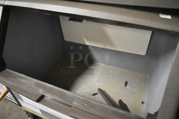 Manitowoc QF0406A Stainless Steel Commercial Self Contained Undercounter Ice Machine. 115 Volts, 1 Phase. - Image 4 of 10