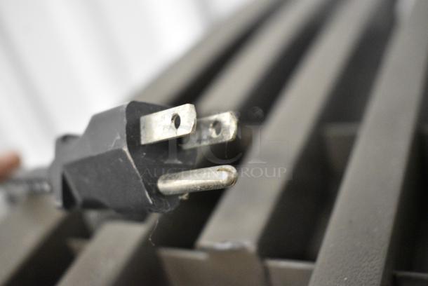 Manitowoc QF0406A Stainless Steel Commercial Self Contained Undercounter Ice Machine. 115 Volts, 1 Phase. - Image 6 of 10