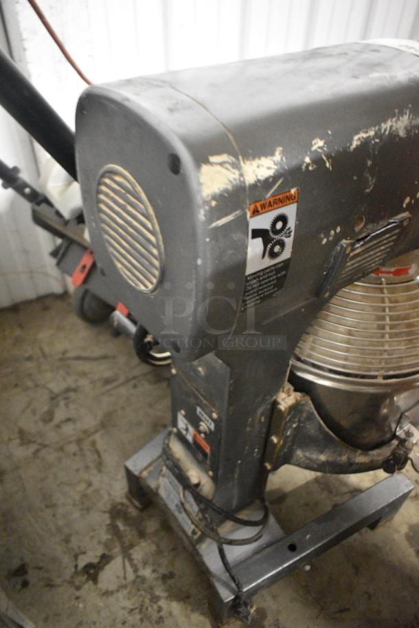 Avantco MX20 Metal Commercial Countertop 20 Quart Planetary Dough Mixer w/ Stainless Steel Mixing Bowl, Bowl Guard, Whisk, Paddle and Dough Hook Attachments. 120 Volts, 1 Phase. Tested and Working! - Image 3 of 5